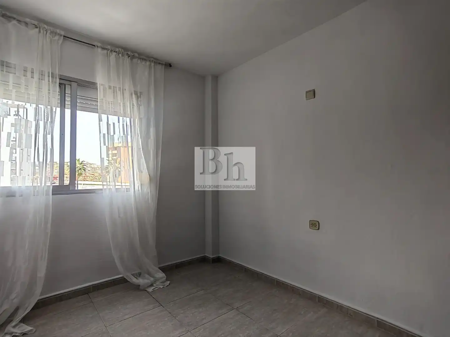 Habitación de Piso en venta en Málaga con Terraza y Balcón