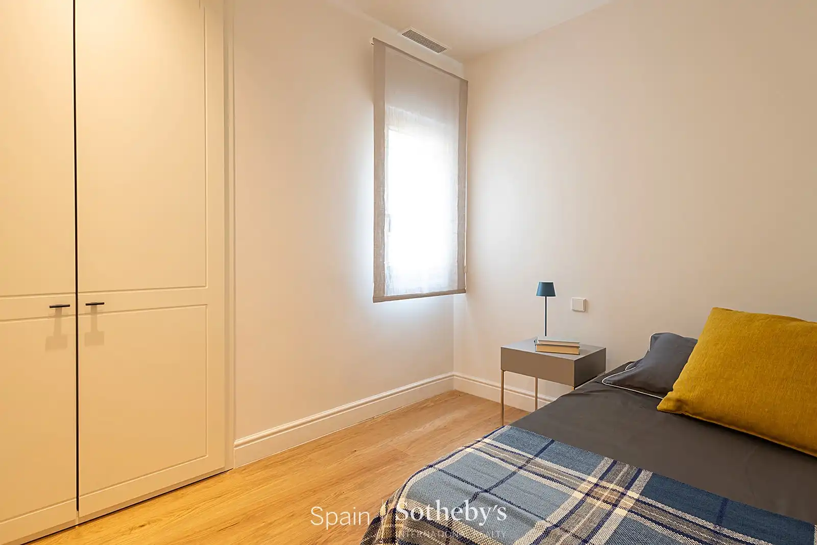 Bedroom of Apartments for sale in Madrid  with Air Conditioner and Heating