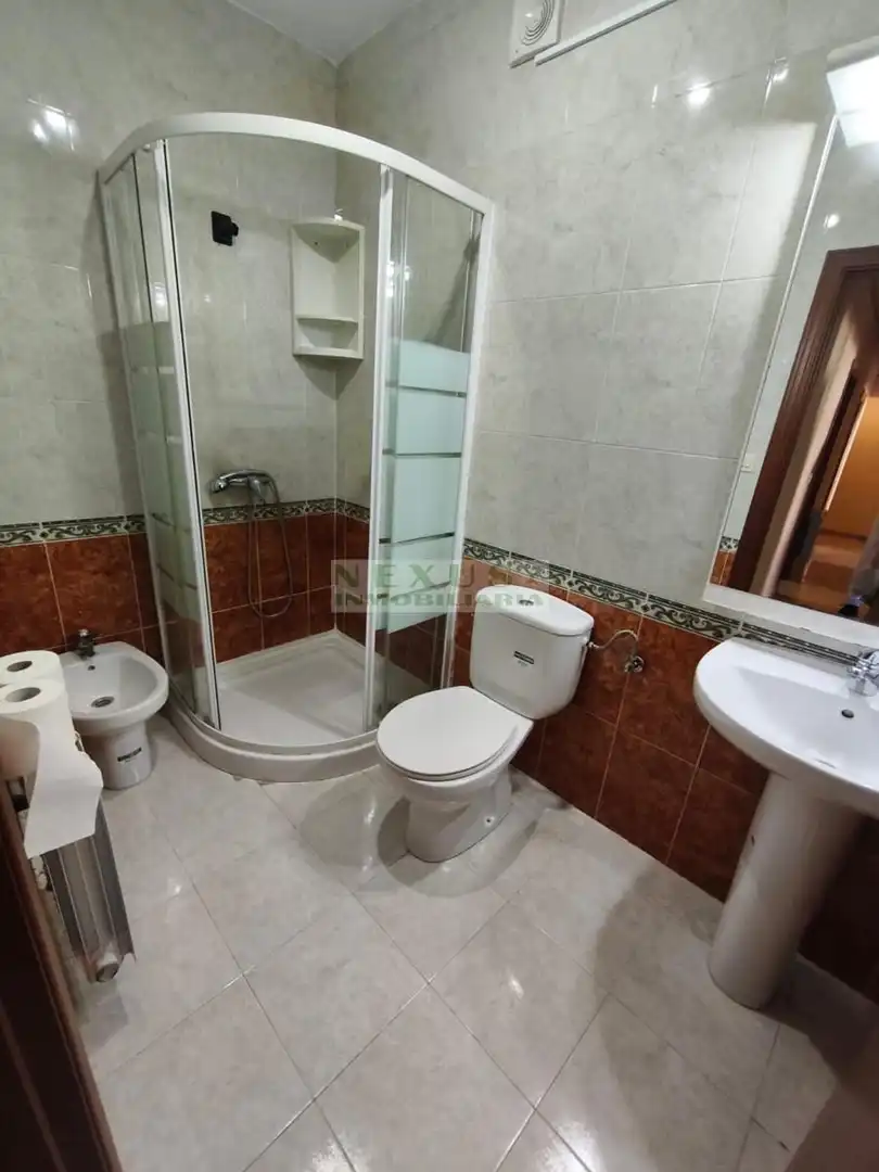 Bathroom of Flat for sale in Cáceres  with Air Conditioner and Heating