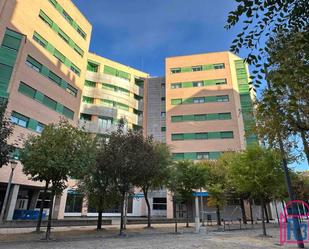 Vista exterior de Pis en venda en León Capital  amb Calefacció, Terrassa i Traster