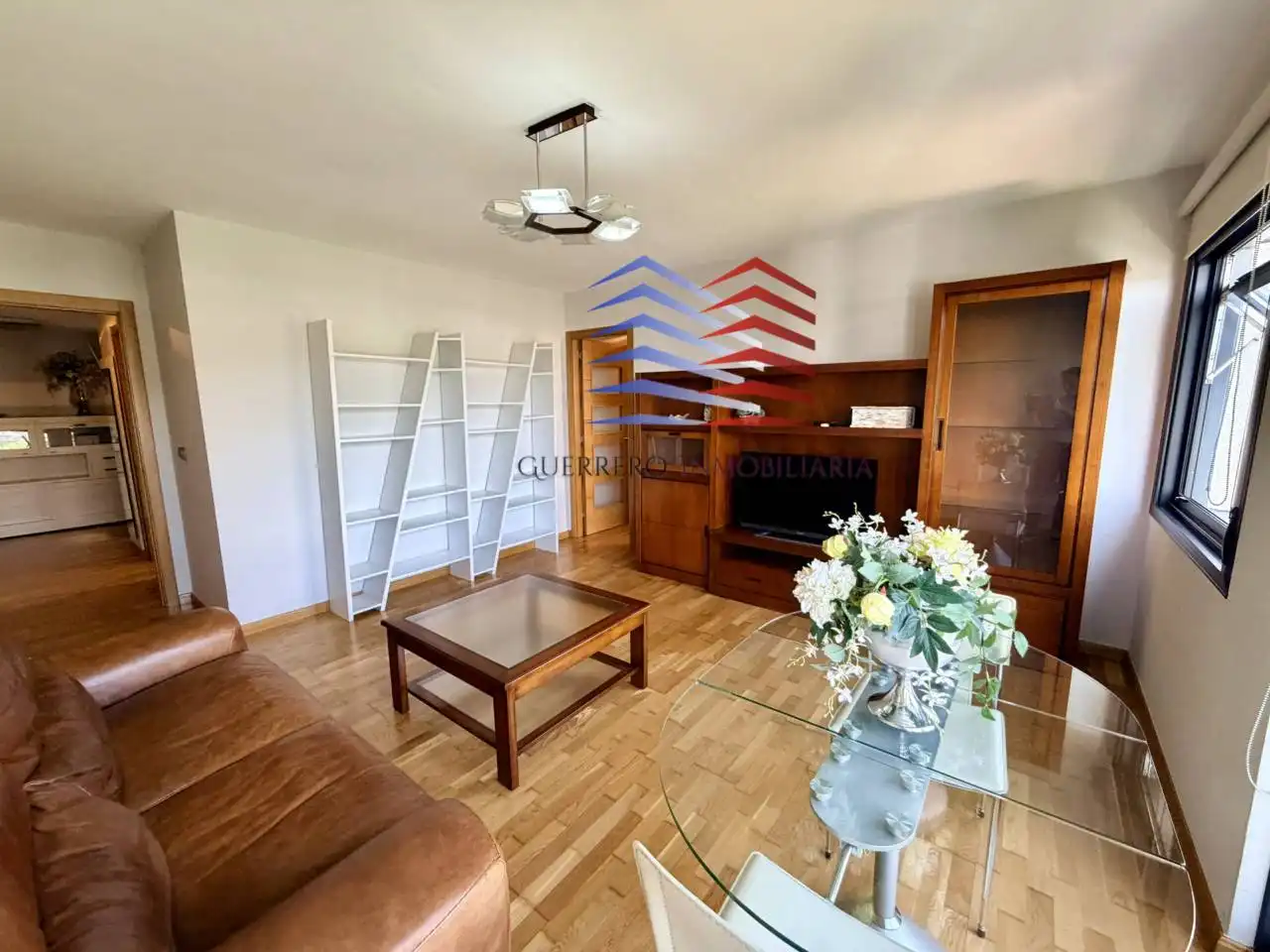 Sala d'estar de Apartament en venda en Ourense Capital  amb Calefacció, Parquet i Traster