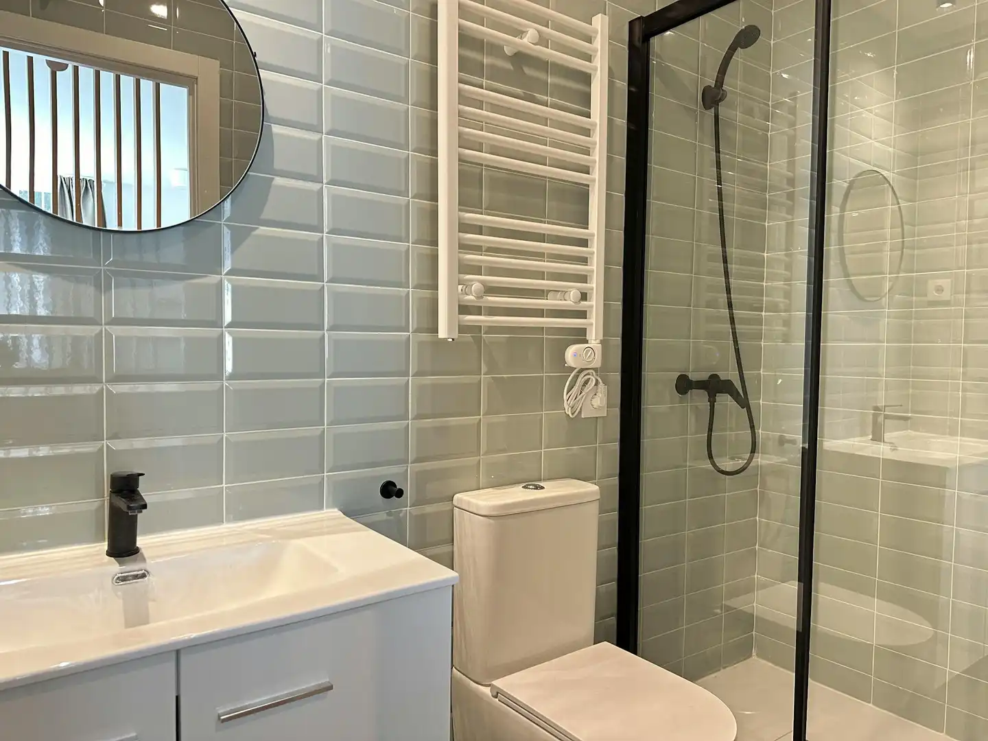 Badezimmer von Wohnung zur Miete in Madrid mit Heizung, Möbliert und Waschmaschine