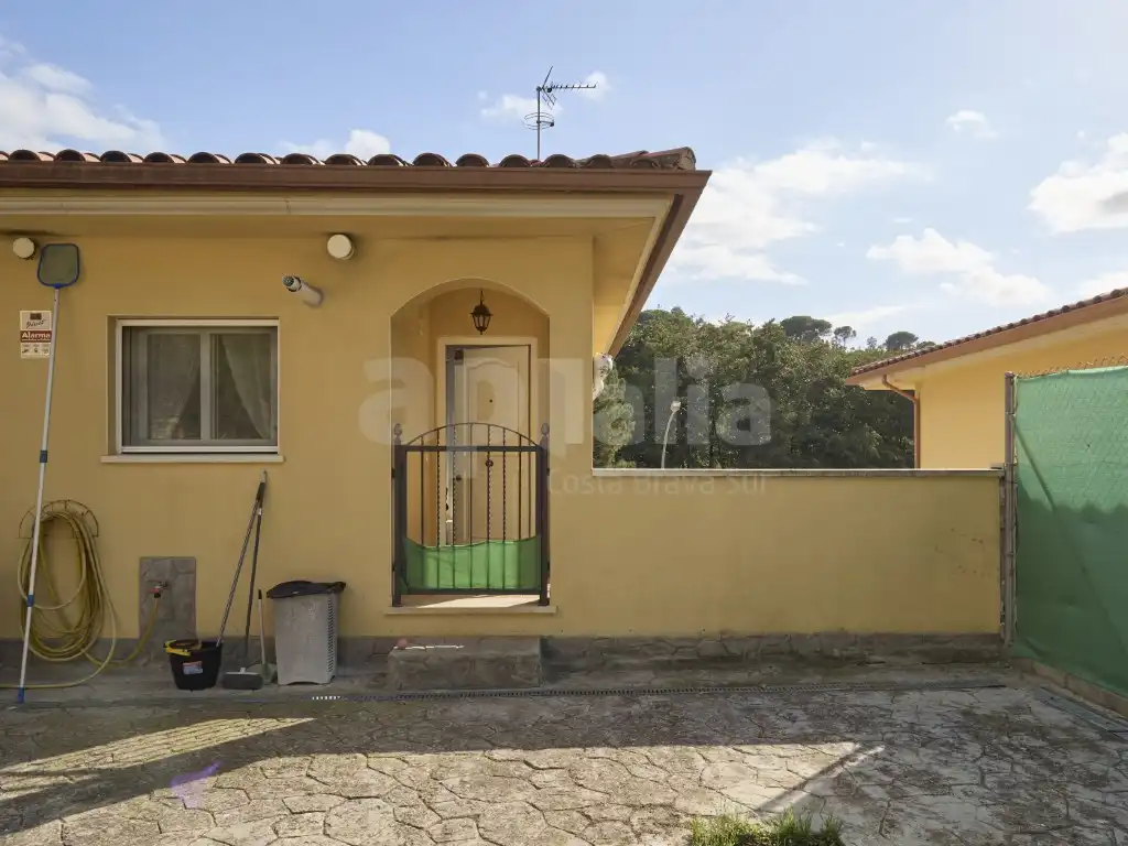 Exterior view of Houses for sale in Lloret de Mar  with Heating, Private garden and Swimming Pool