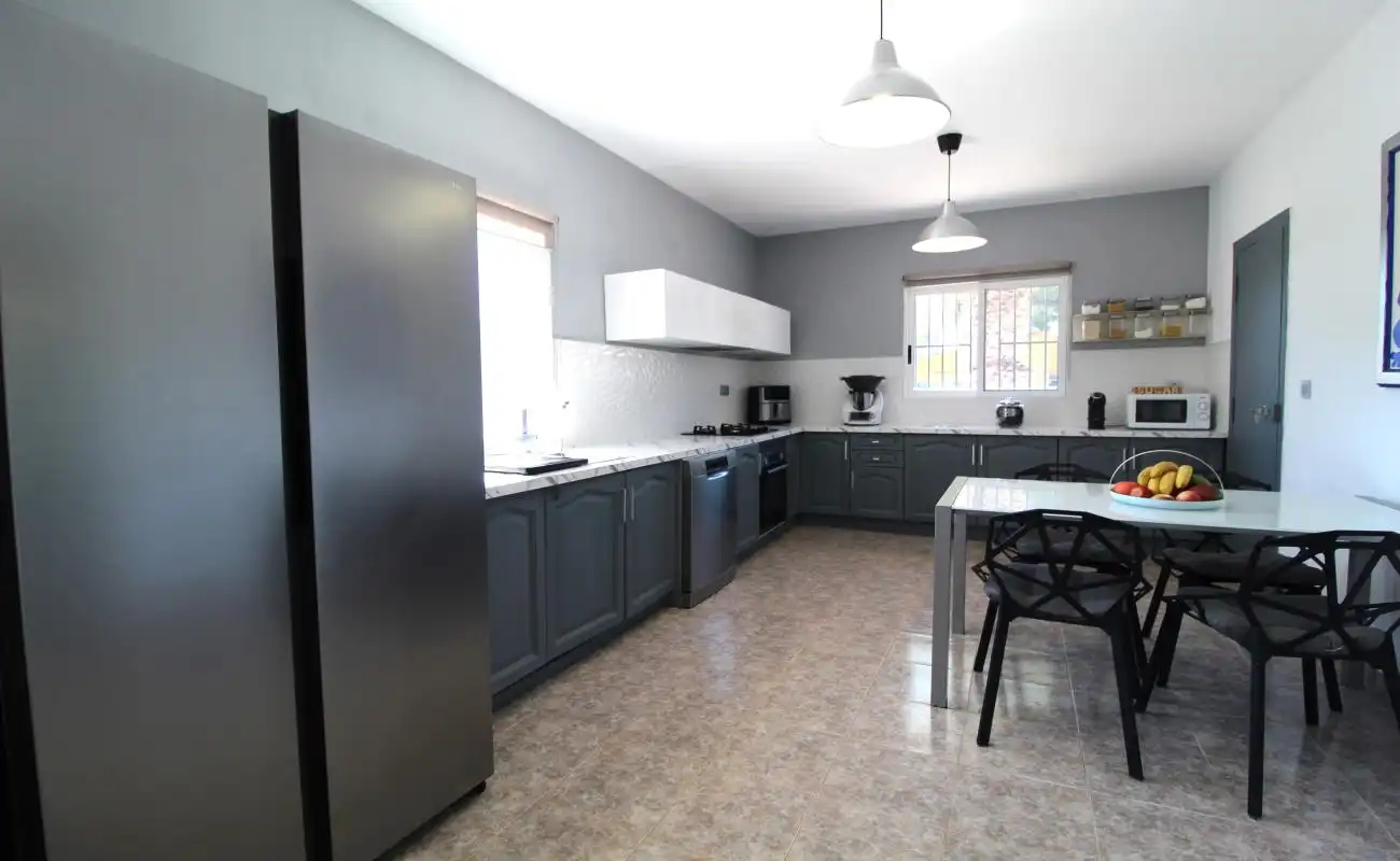 Cocina de Casa o chalet en venta en L'Eliana con Aire acondicionado, Calefacción y Jardín privado