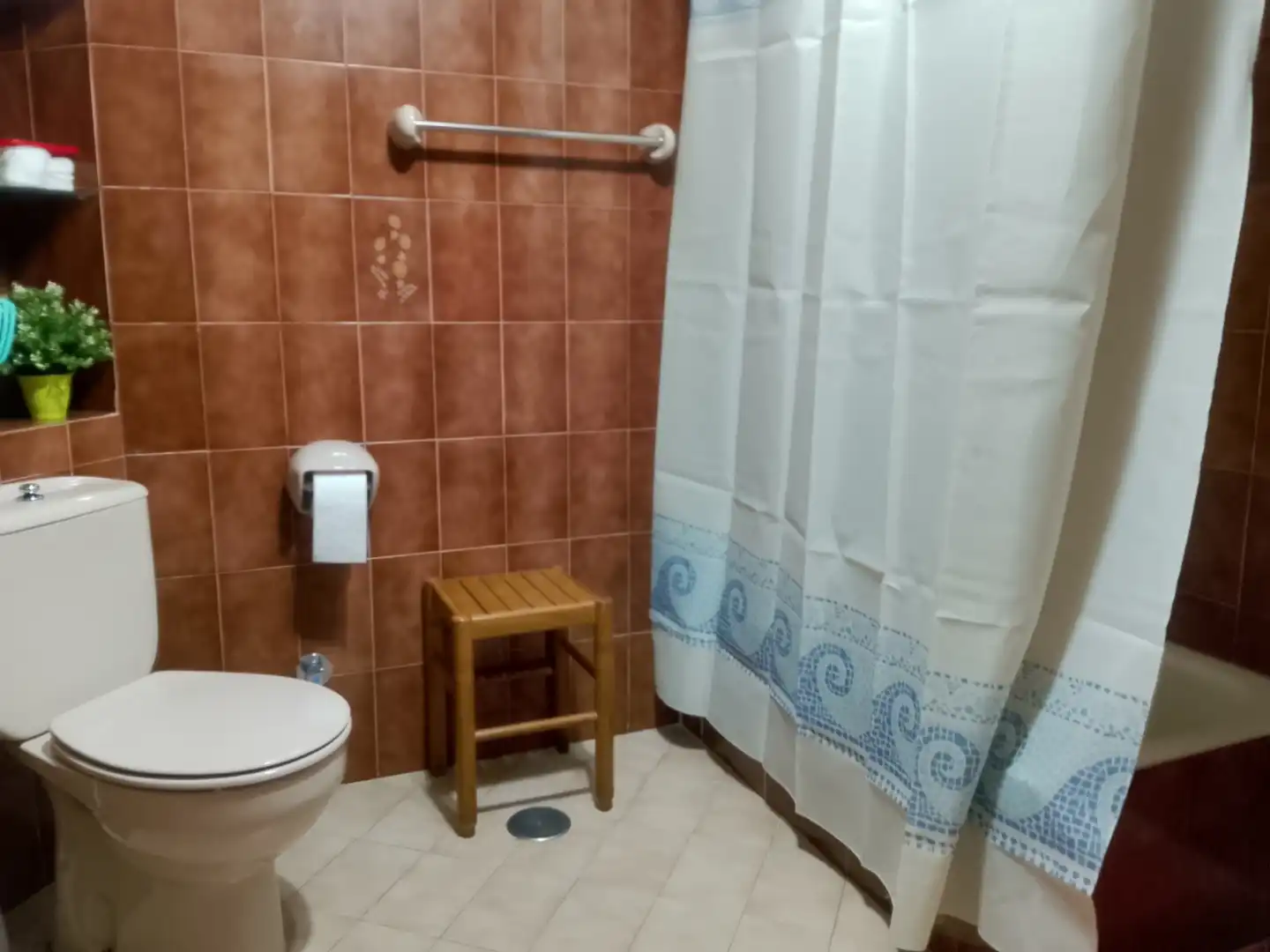 Badezimmer von Wohnung zum Verkauf in Pravia mit Parkett, Terrasse und Waschmaschine