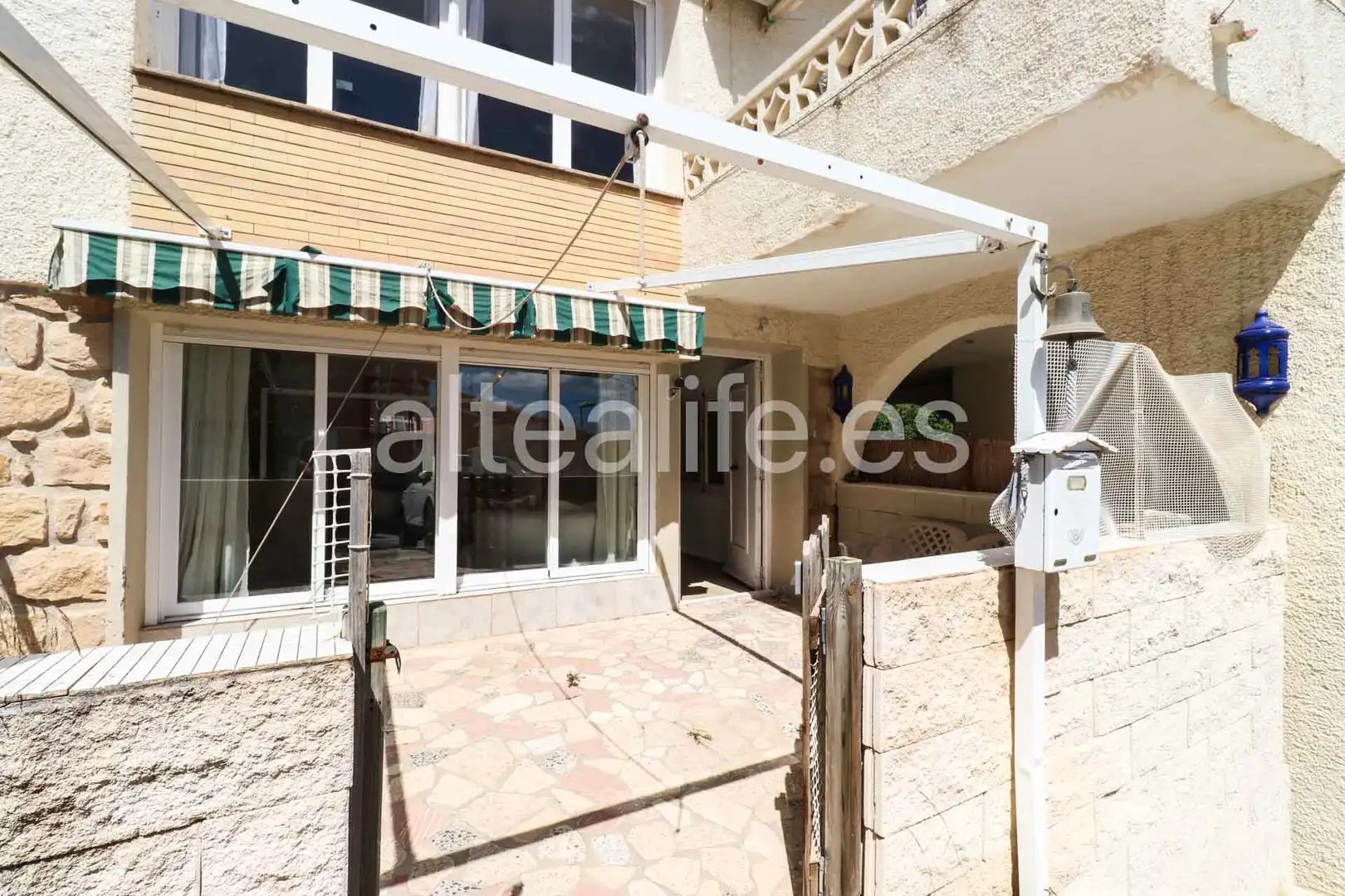 Vista exterior de Casa o chalet en venta en La Nucia con Aire acondicionado, Jardín privado y Terraza