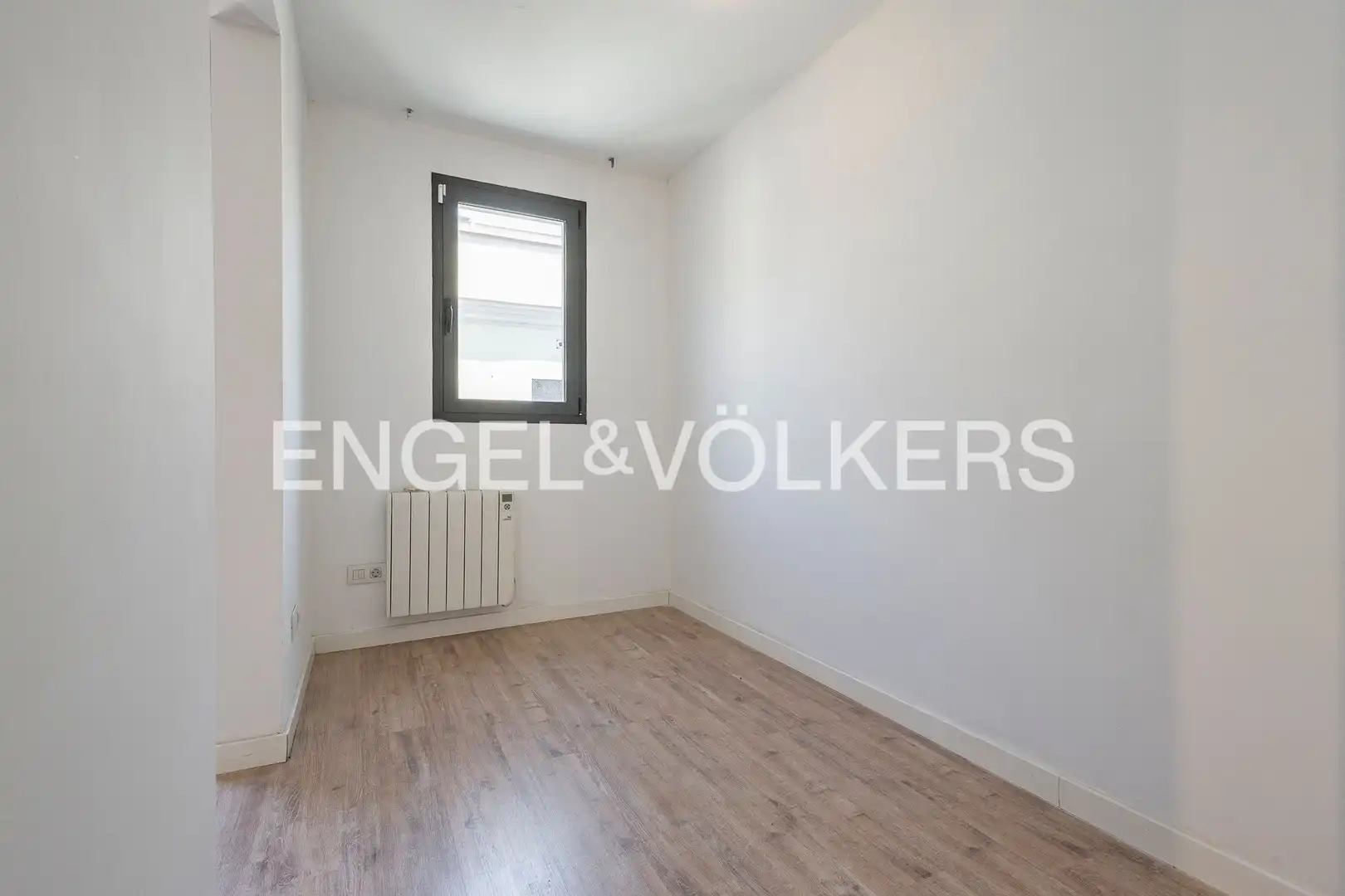 Habitación de Piso en venta en Barcelona con Calefacción, Terraza y Balcón