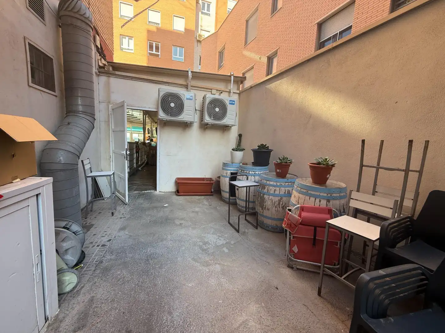 Geschaftsraum zur Miete in Almería mit Terrasse und Möbliert