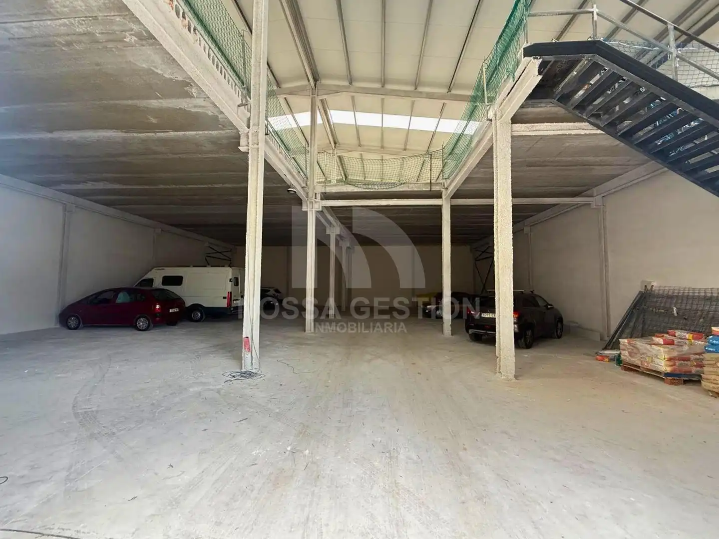 Parkplatz von Fabrikhallen zur Miete in Massamagrell, Valencia