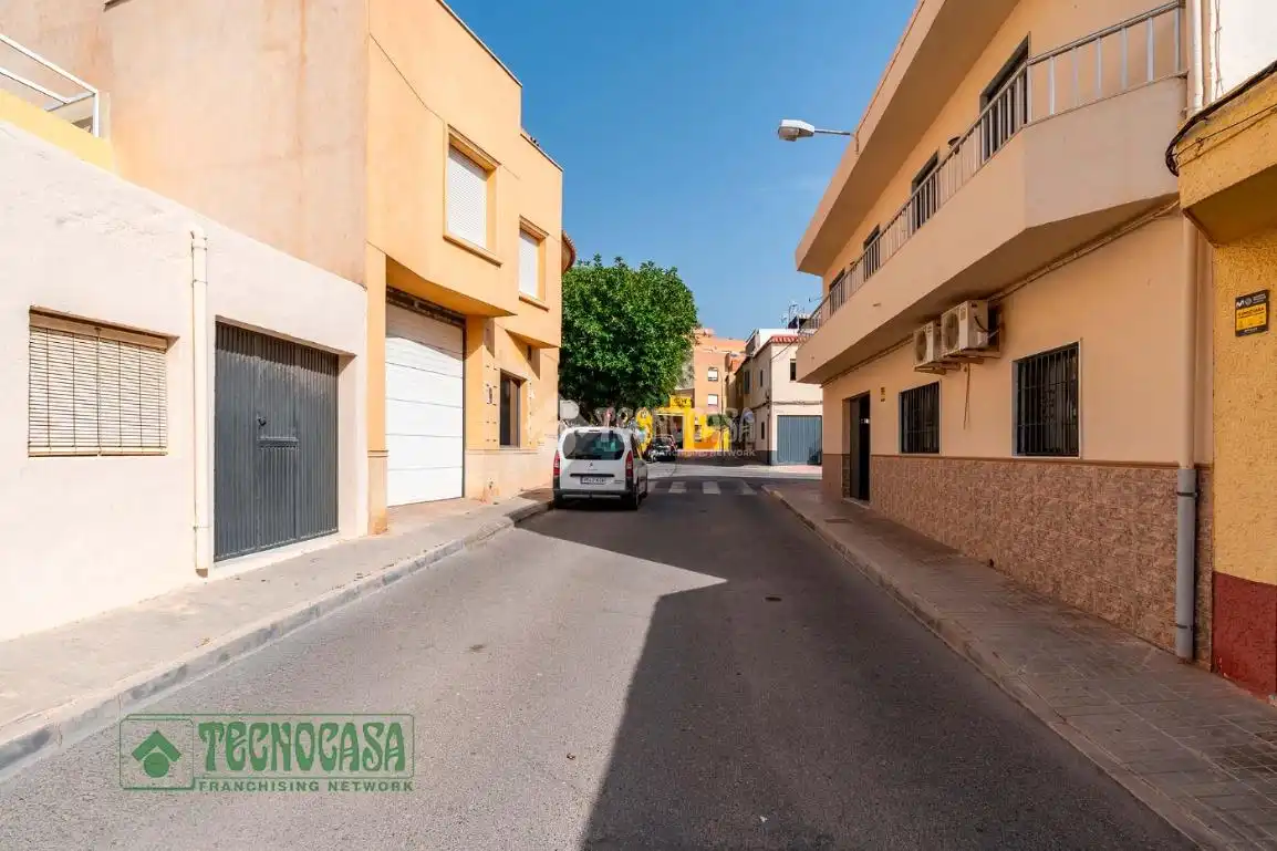 Vista exterior de Casa o xalet en venda en El Ejido
