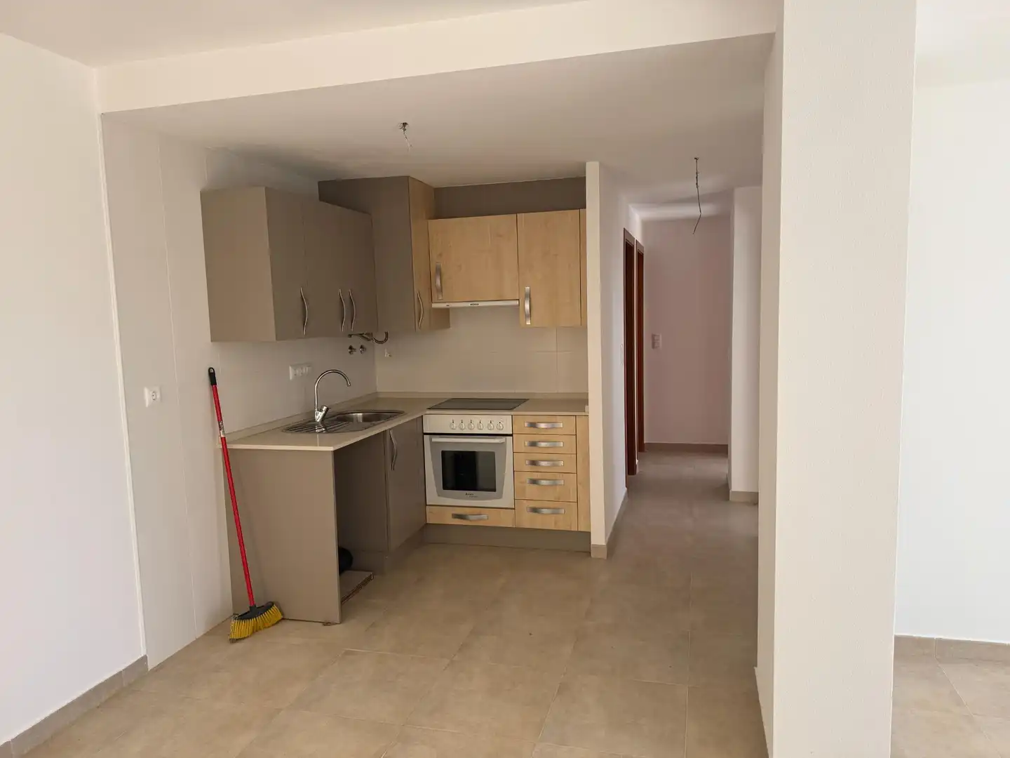 Cuina de Apartament en venda en Águilas amb Terrassa i Piscina comunitària