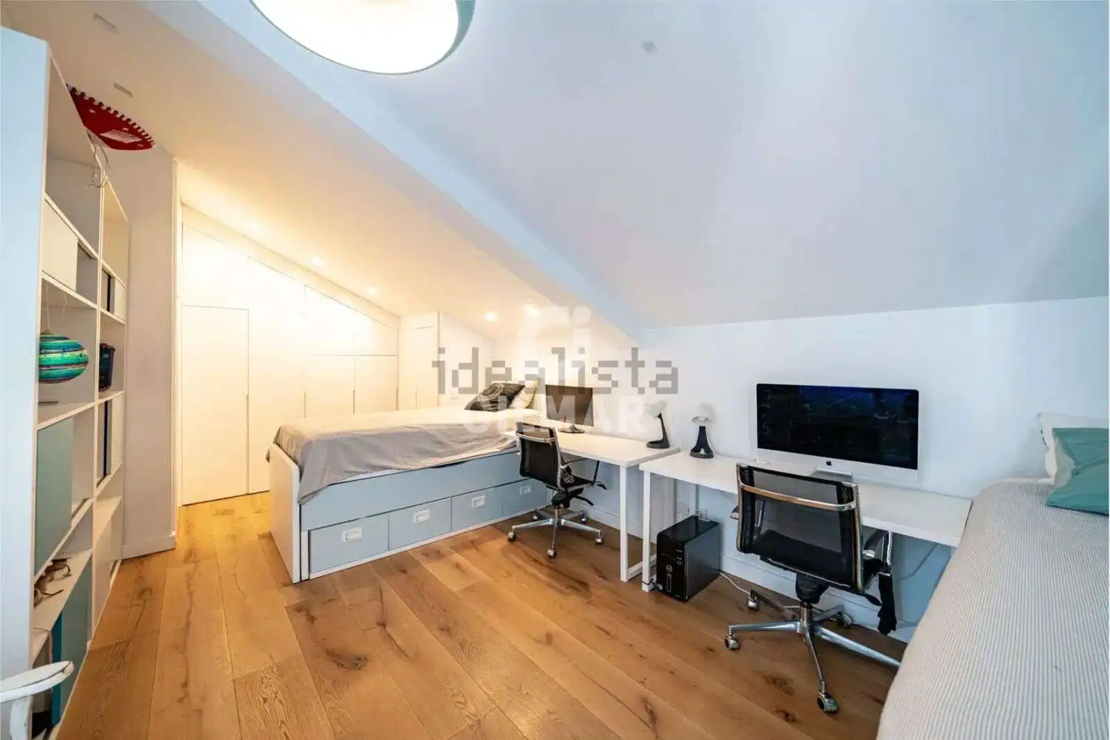 Bedroom of Office for sale in Madrid  with Heating