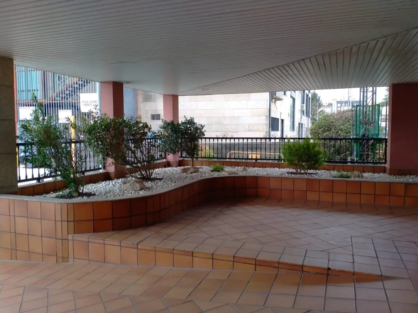 Terrassa de Apartament en venda en Vigo  amb Calefacció, Jardí privat i Parquet