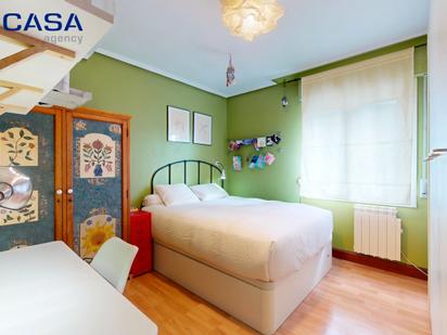 Bedroom of Flat for sale in Valle de Trápaga-Trapagaran  with Terrace