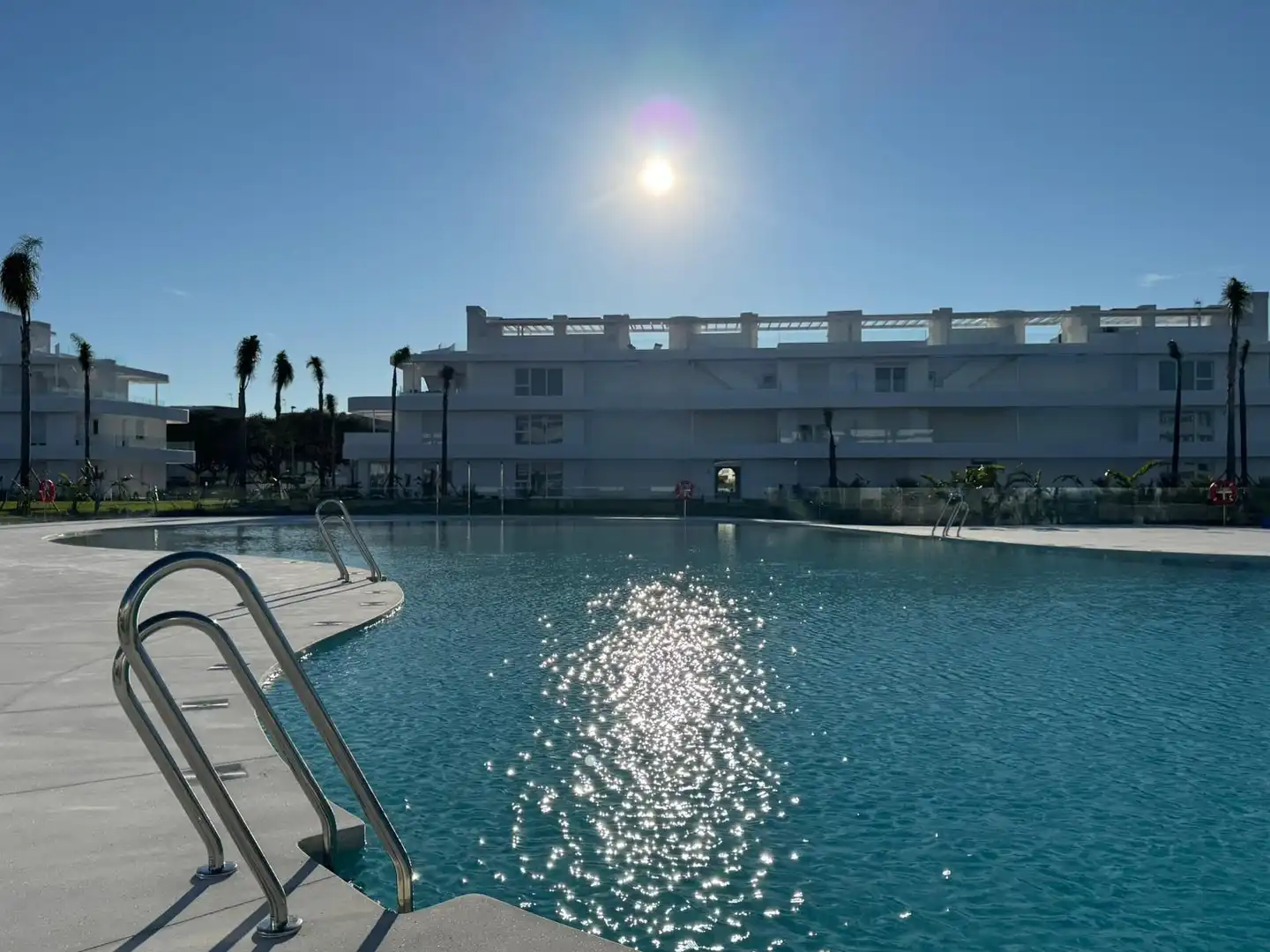 Piscina de Apartamento en venta en Chipiona con Terraza, Balcón y Piscina comunitaria