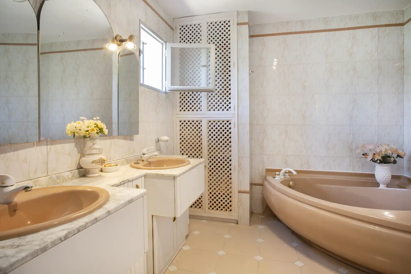 Bathroom of Houses for sale in Marbella  with Private garden, Terrace and Furnished