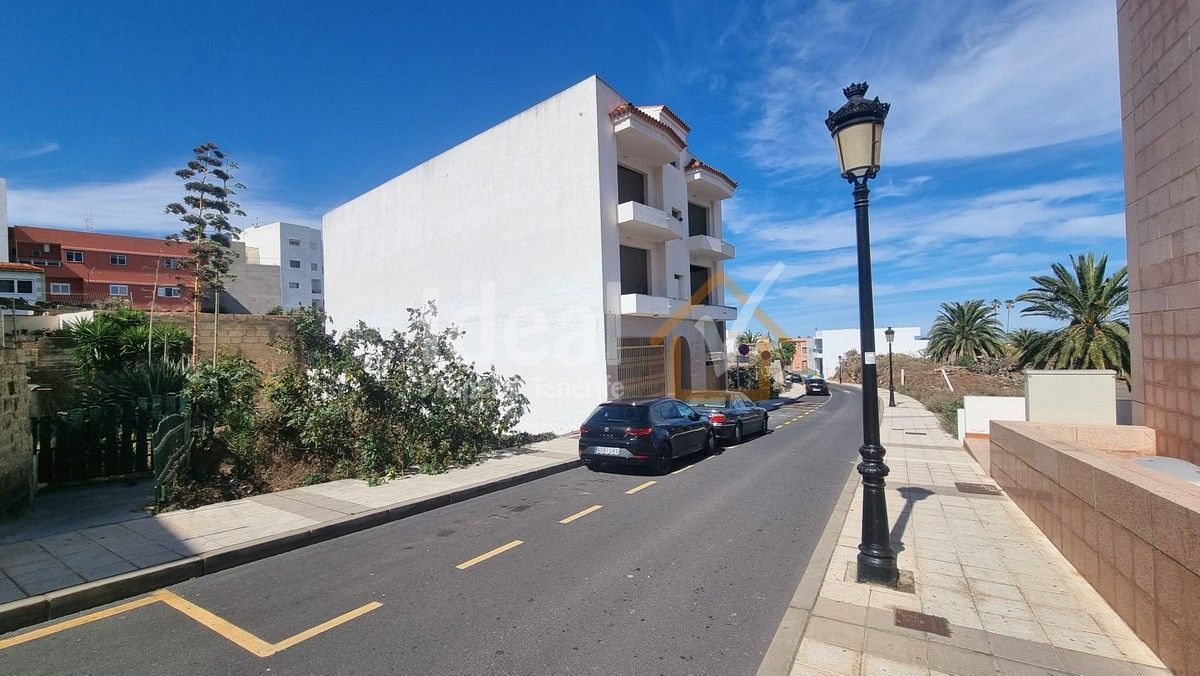Exterior view of Building for sale in Granadilla de Abona