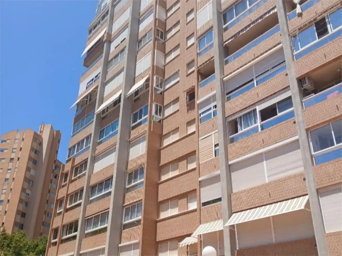 Vista exterior de Pis en venda en Benidorm amb Aire condicionat