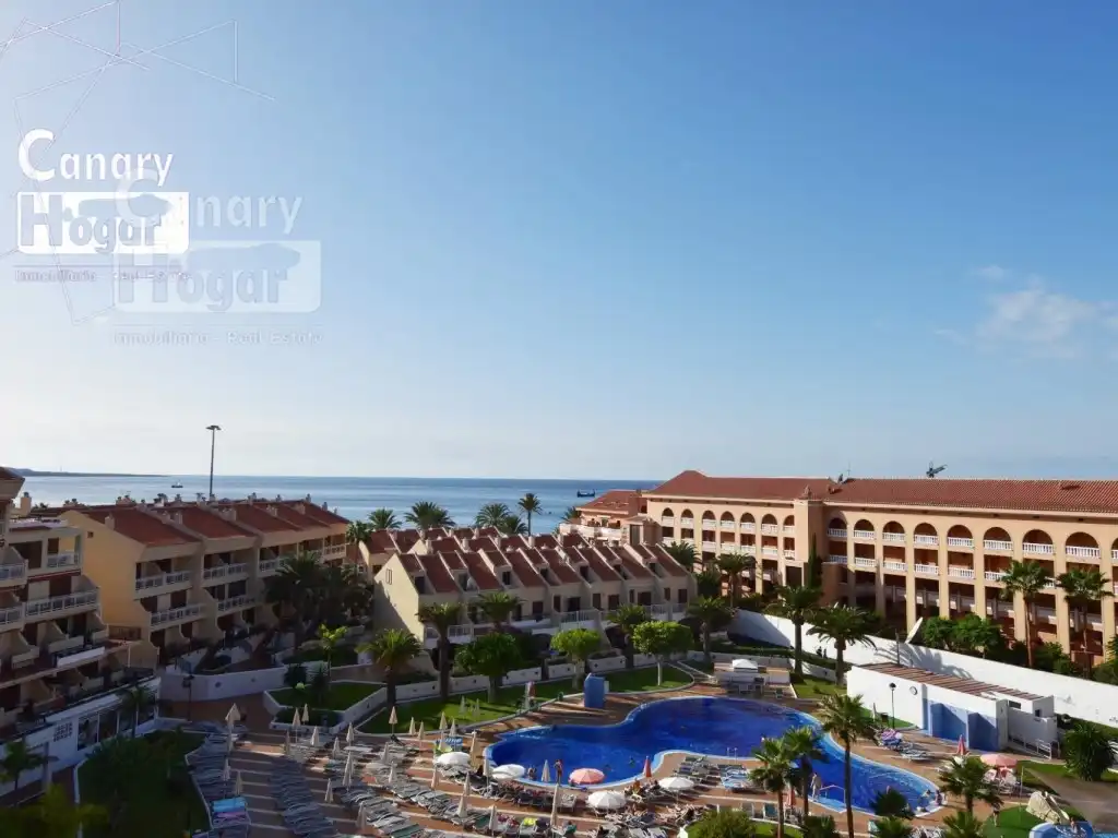 Vista exterior de Casa o chalet en venta en Arona con Calefacción, Jardín privado y Balcón