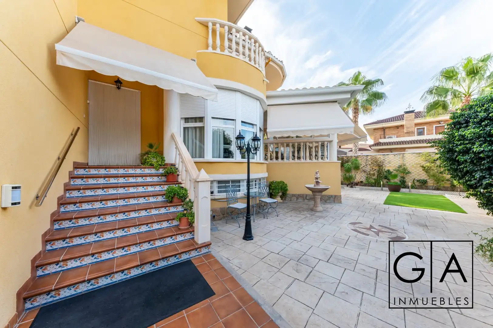 Vista exterior de Casa o chalet en venta en Petrer, Alicante
