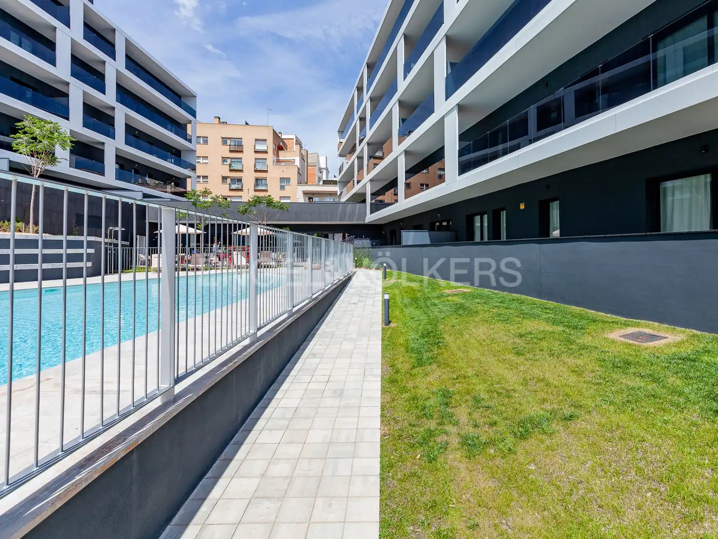 Piscina de Piso de alquiler en Esplugues de Llobregat con Aire acondicionado, Calefacción y Jardín privado