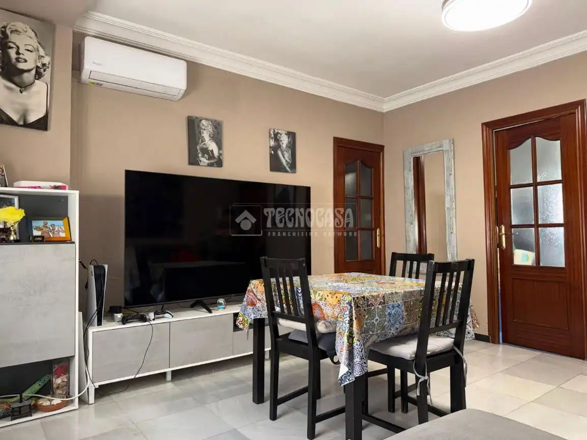 Living room of Flat for sale in Sevilla