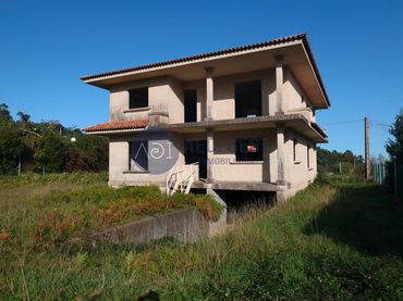 Casa con balcone in vendita a Rua Urgal
