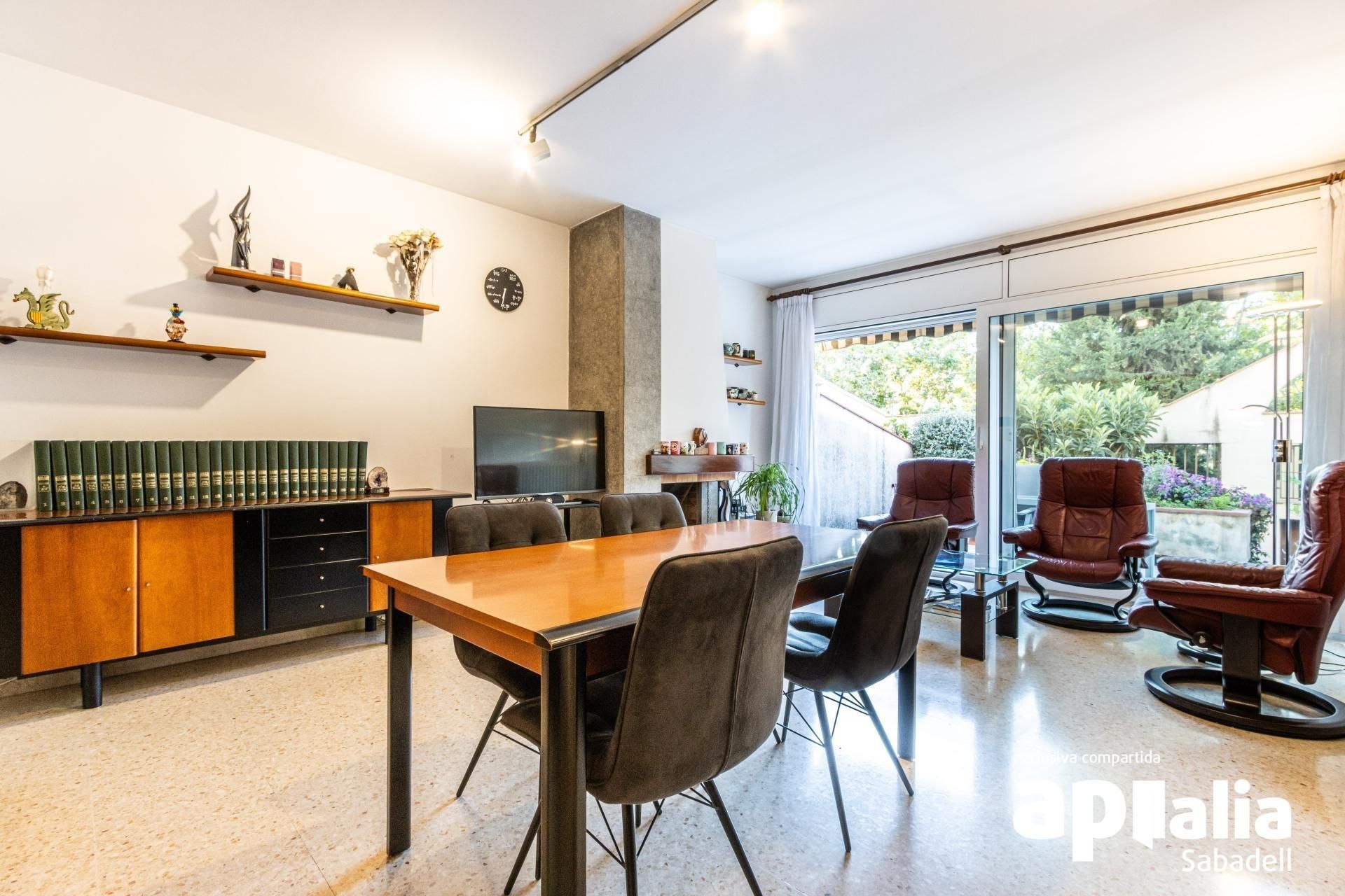 Dining room of House or chalet for sale in Sabadell  with Air Conditioner, Heating and Private garden