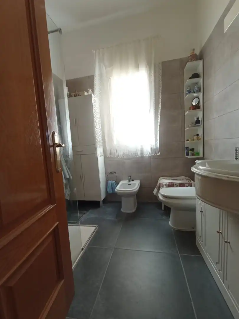 Baño de Piso en venta en Madrid con Calefacción, Parquet y Balcón