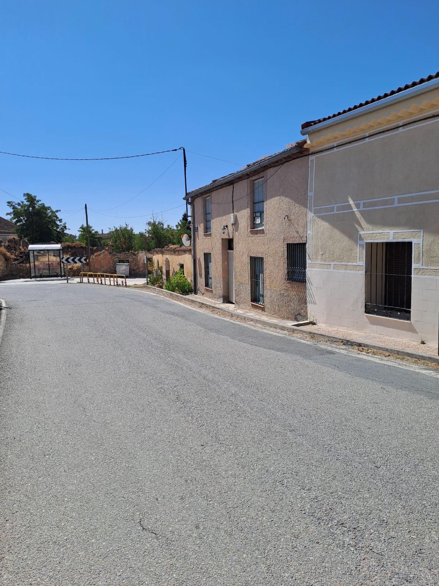 Vista exterior de Casa o xalet en venda en Santa María la Real de Nieva amb Jardí privat
