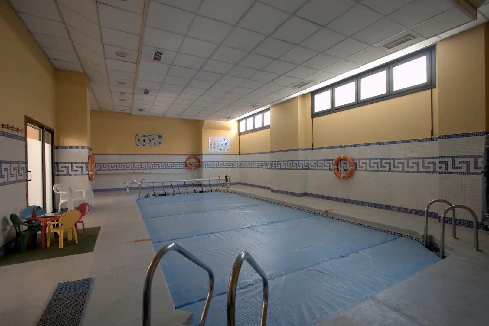 Swimming pool of Flat for rent in Madrid  with Air Conditioner, Private garden and Storage room