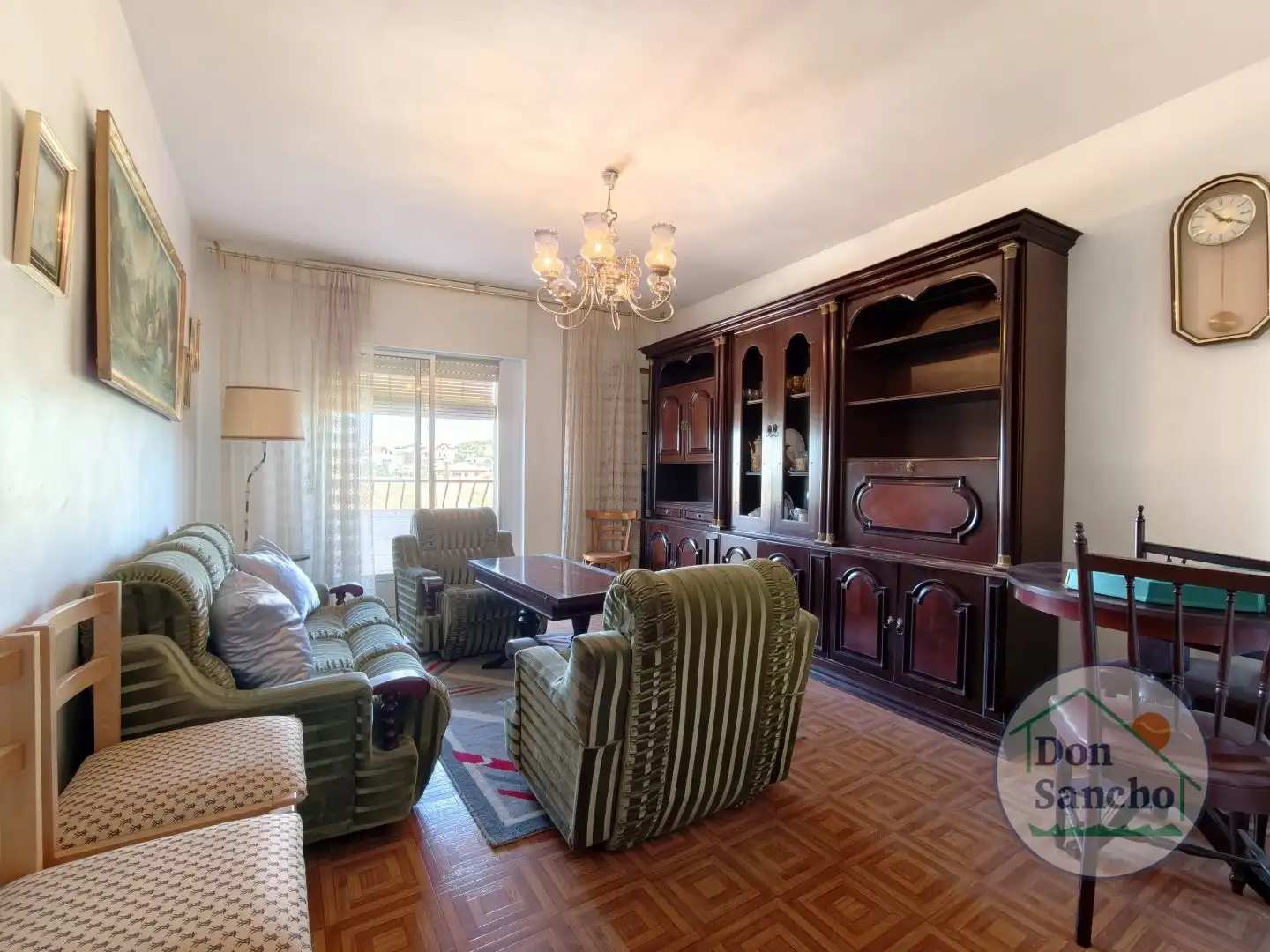 Sala de estar de Piso en venta en Viana de Cega con Terraza, Trastero y Amueblado