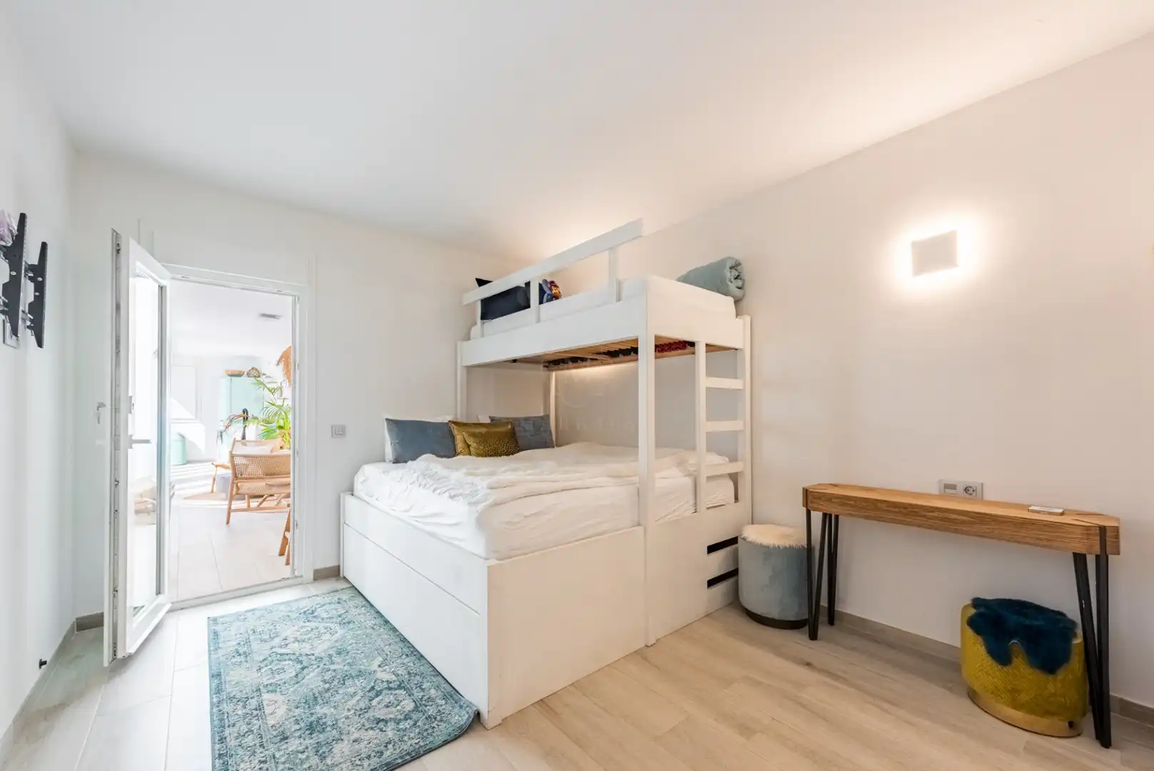 Dormitori de Casa adosada en venda en Istán amb Aire condicionat, Jardí privat i Terrassa