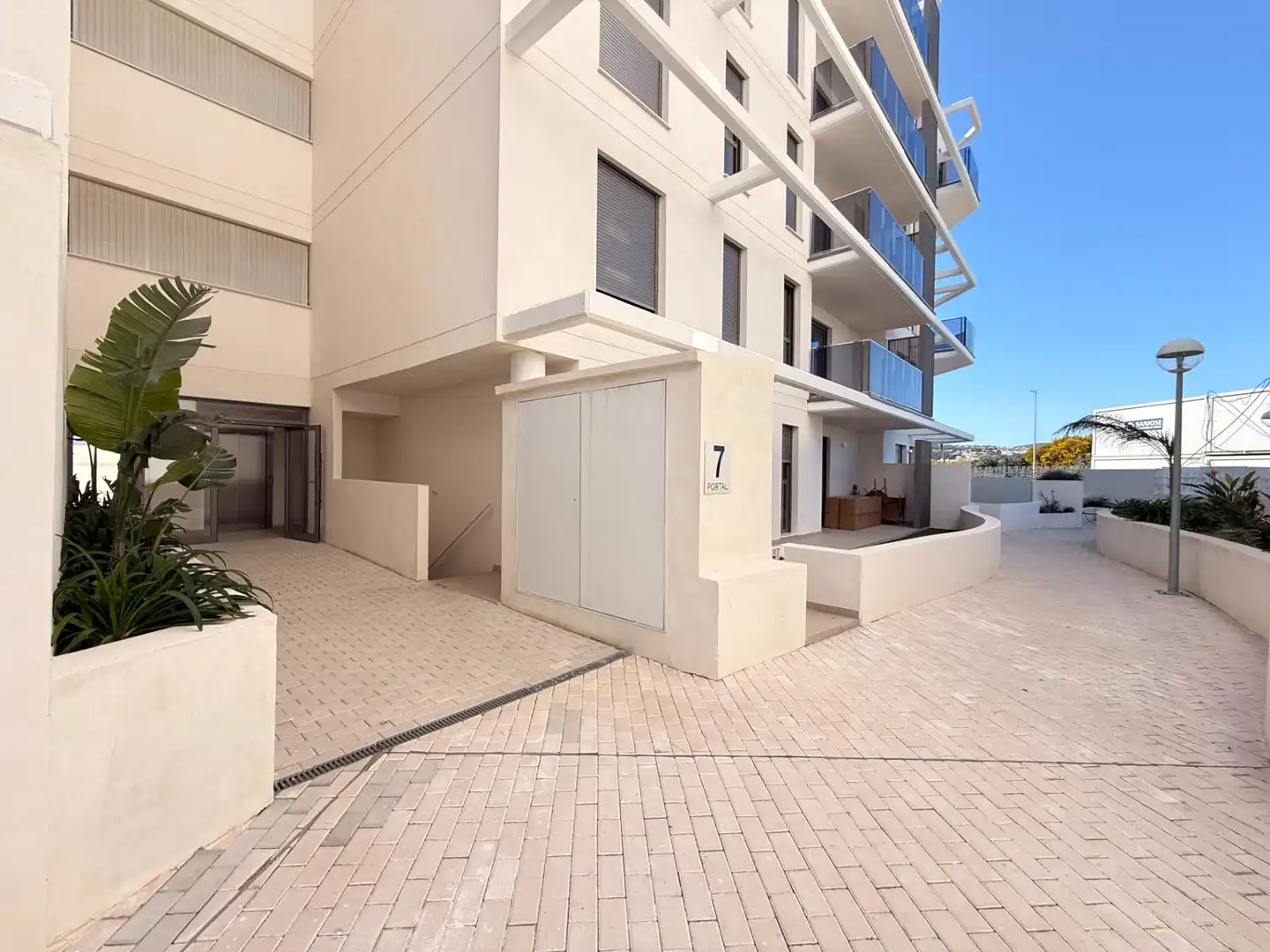 Außenansicht von Dachboden zum Verkauf in Dénia mit Klimaanlage, Privatgarten und Terrasse