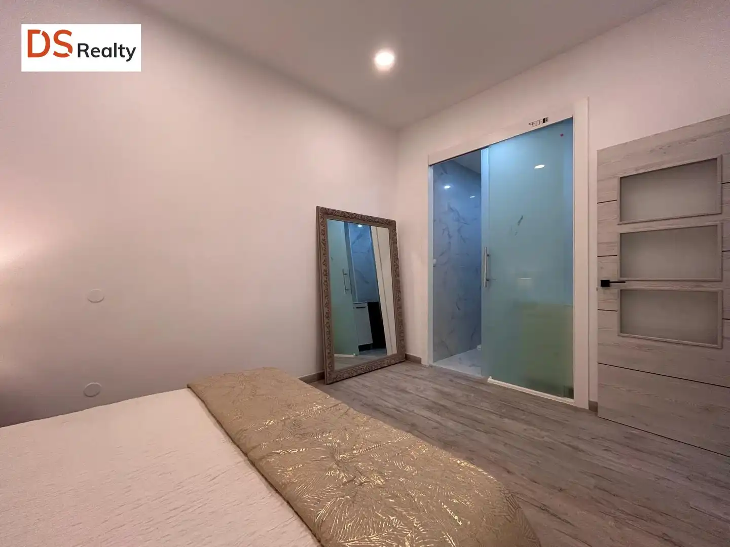 Ground floor with lift for sale in Calle ARTISTAS, imagen 5