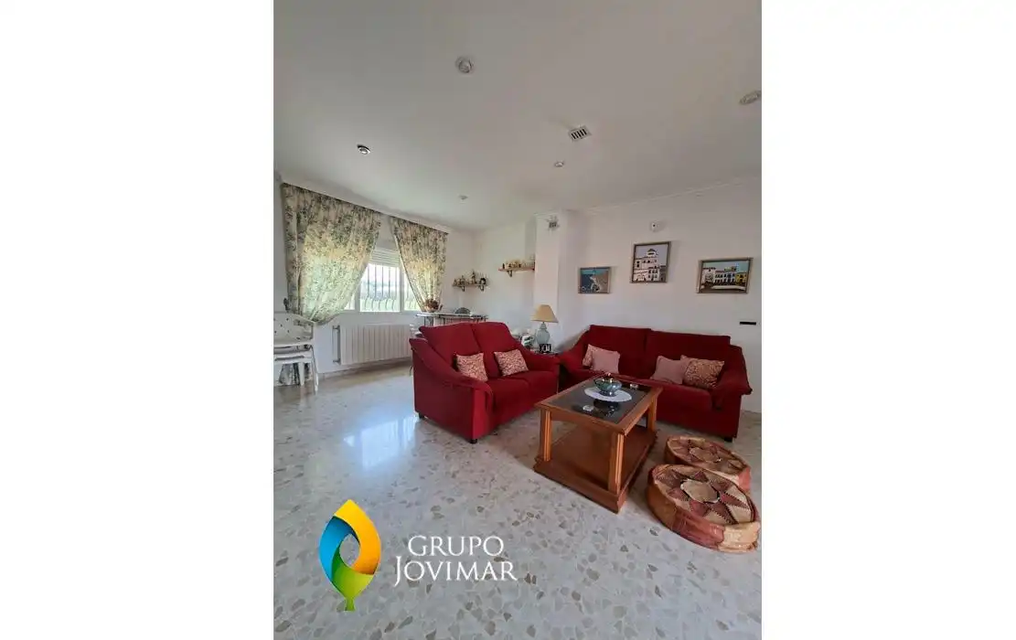 Sala de estar de Casa o chalet en venta en Guadix con Calefacción, Piscina y Amueblado