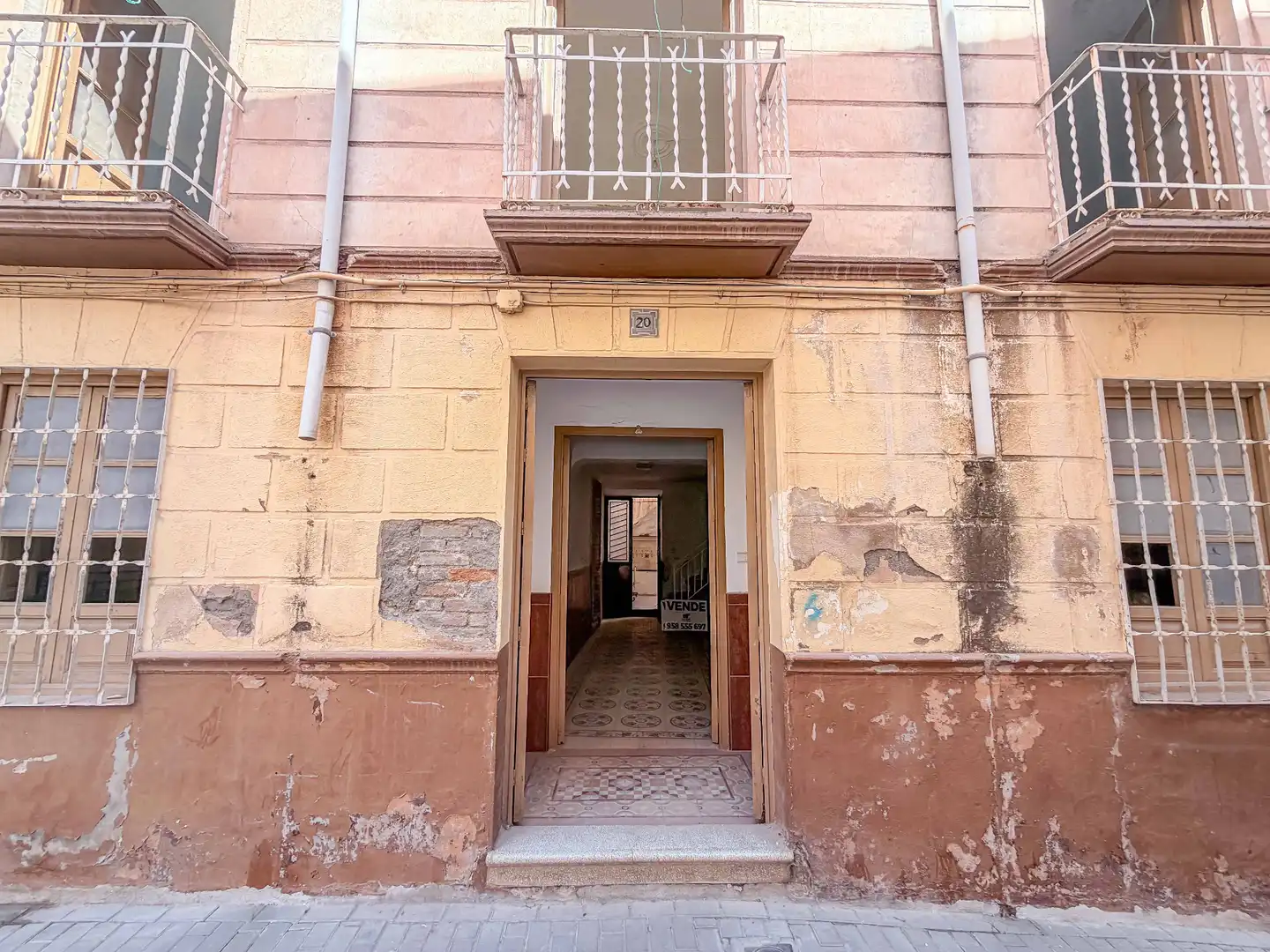 Außenansicht von Country house zum Verkauf in Loja mit Balkon