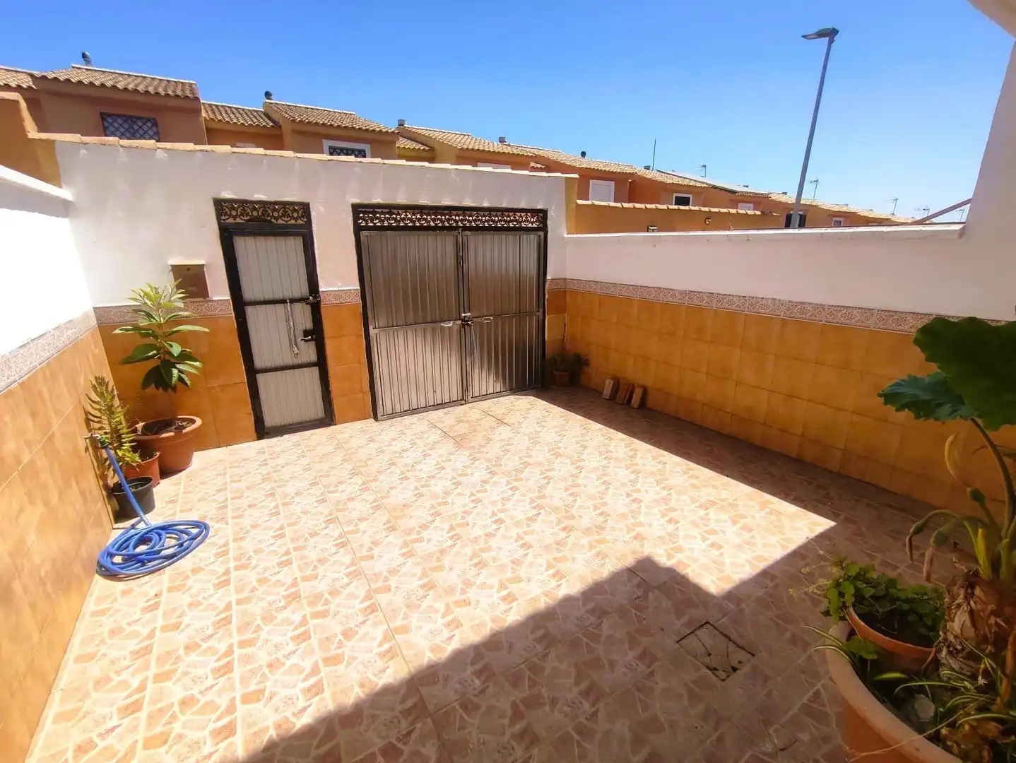 Jardí de Casa adosada en venda en Algeciras amb Jardí privat i Piscina comunitària