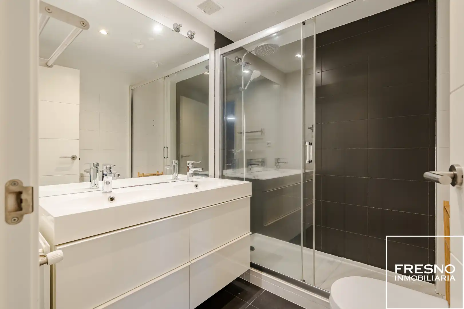Bathroom of Detached homes for sale in Cobeña, Madrid