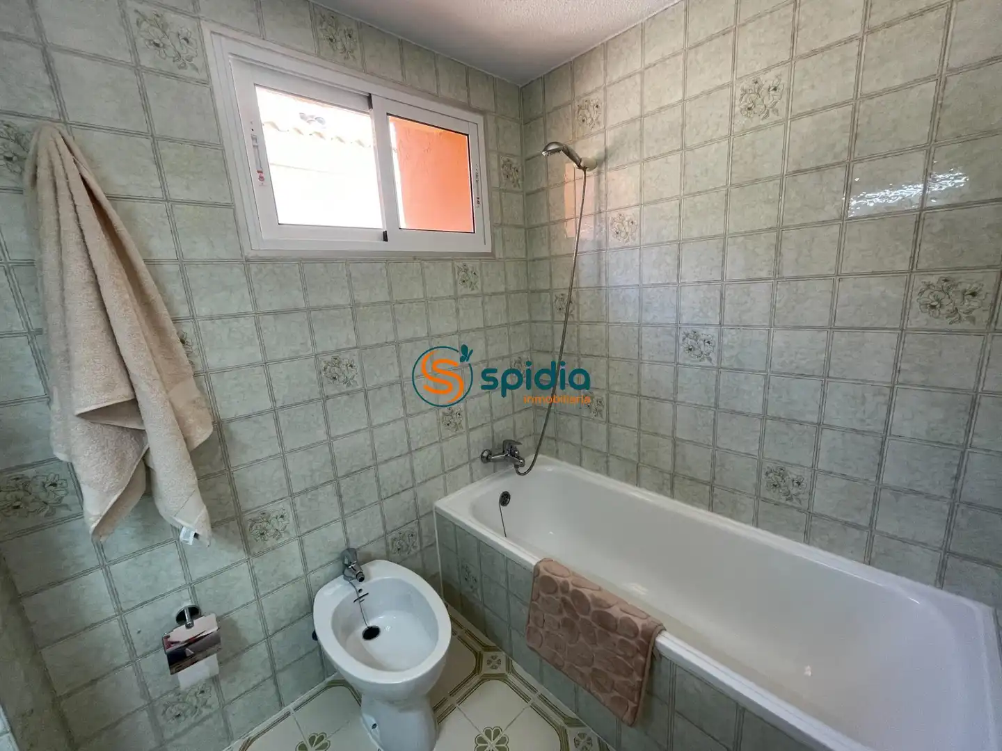 Baño de Apartamento de alquiler en Águilas con Balcón