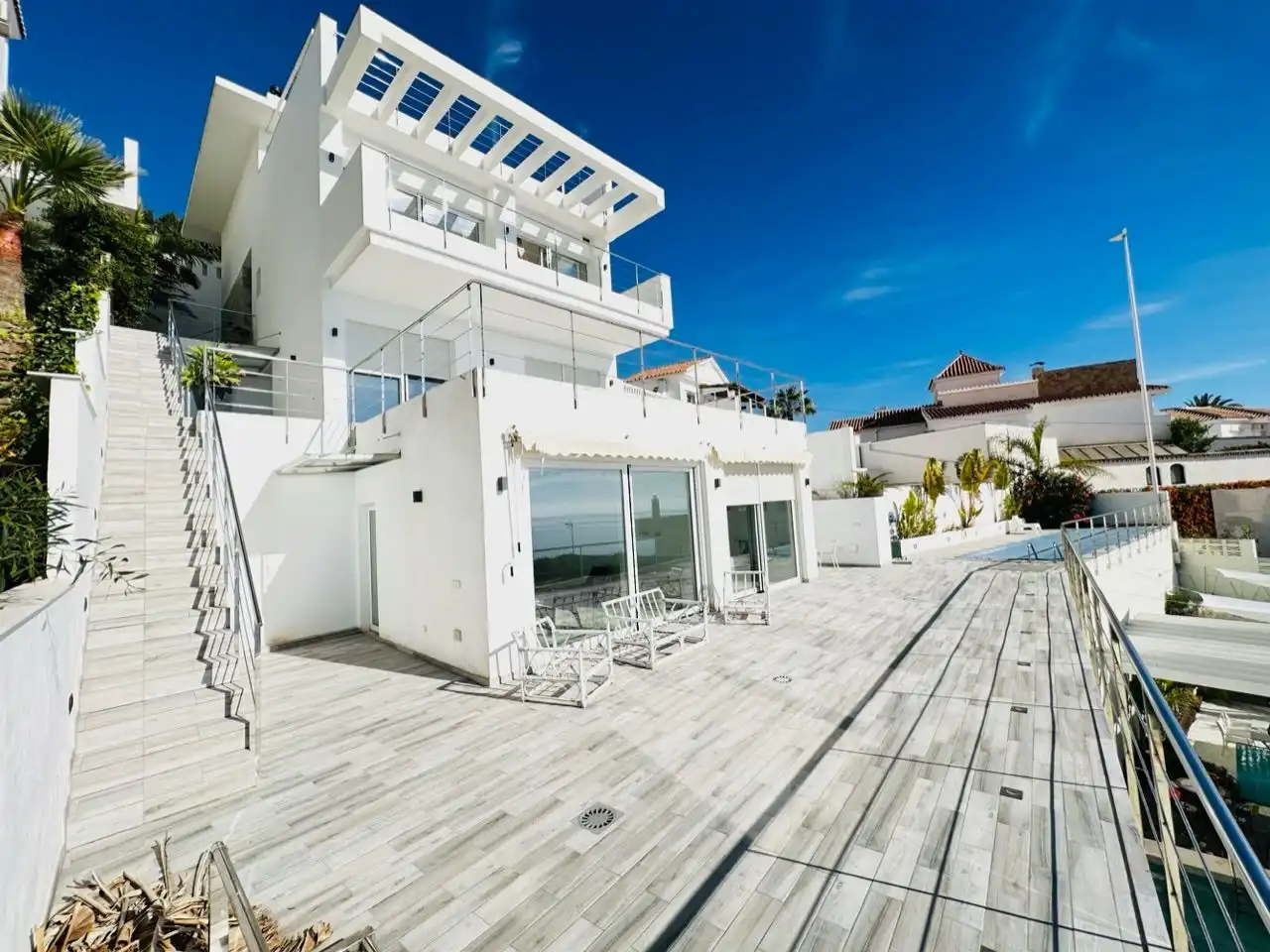 Terrassa de Casa o xalet en venda en Nerja amb Aire condicionat, Jardí privat i Traster