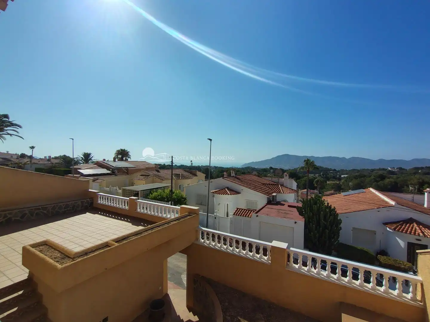 Vista exterior de Casa o xalet en venda en L'Alfàs del Pi amb Calefacció, Jardí privat i Terrassa