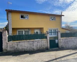 Exterior view of House or chalet for sale in Caldas de Reis  with Air Conditioner, Heating and Private garden