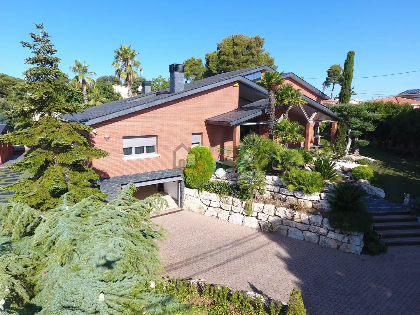 Villa con piscina in vendita a Carrer Barcelona
