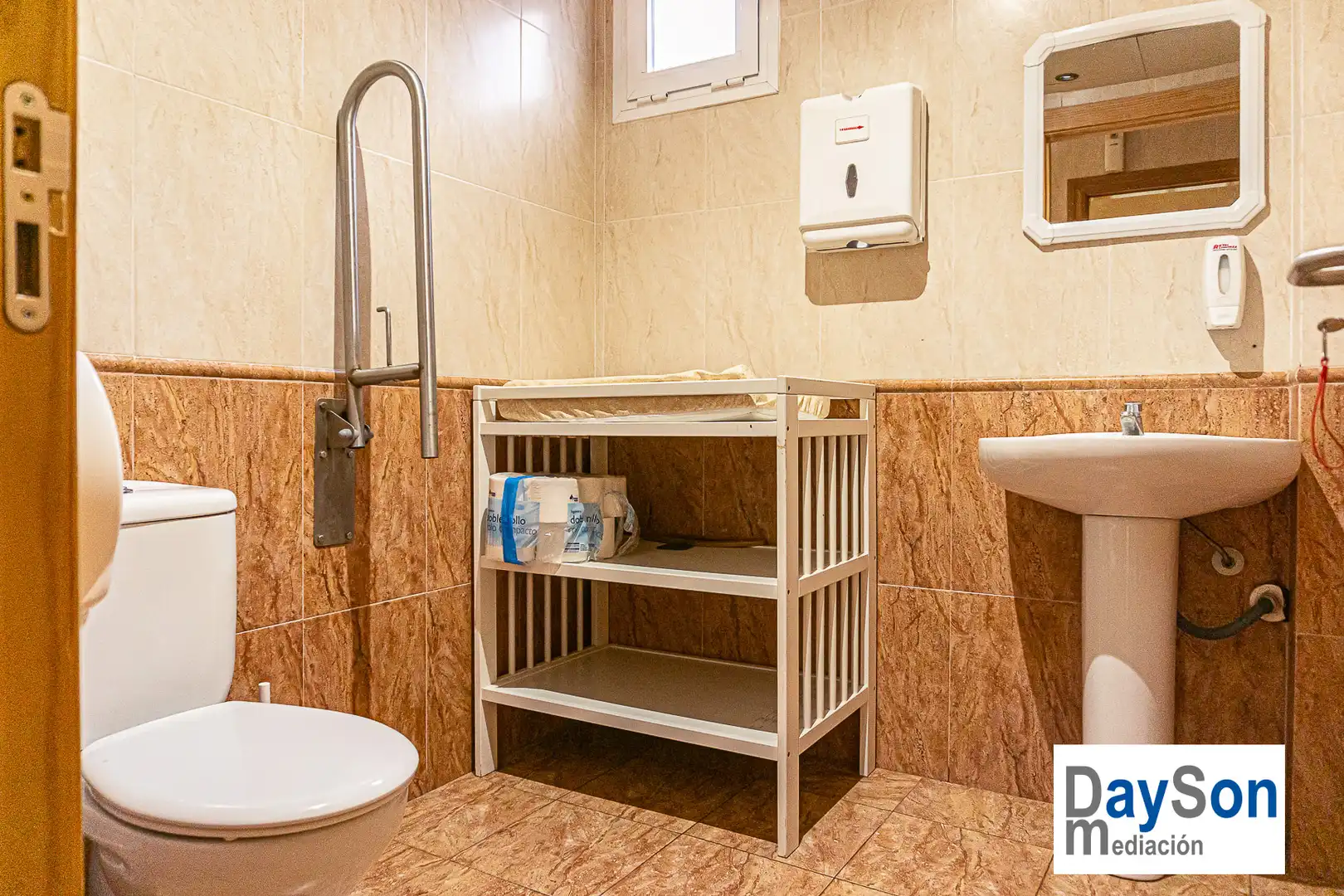 Baño de Edificio en venta en Castillo de Locubín
