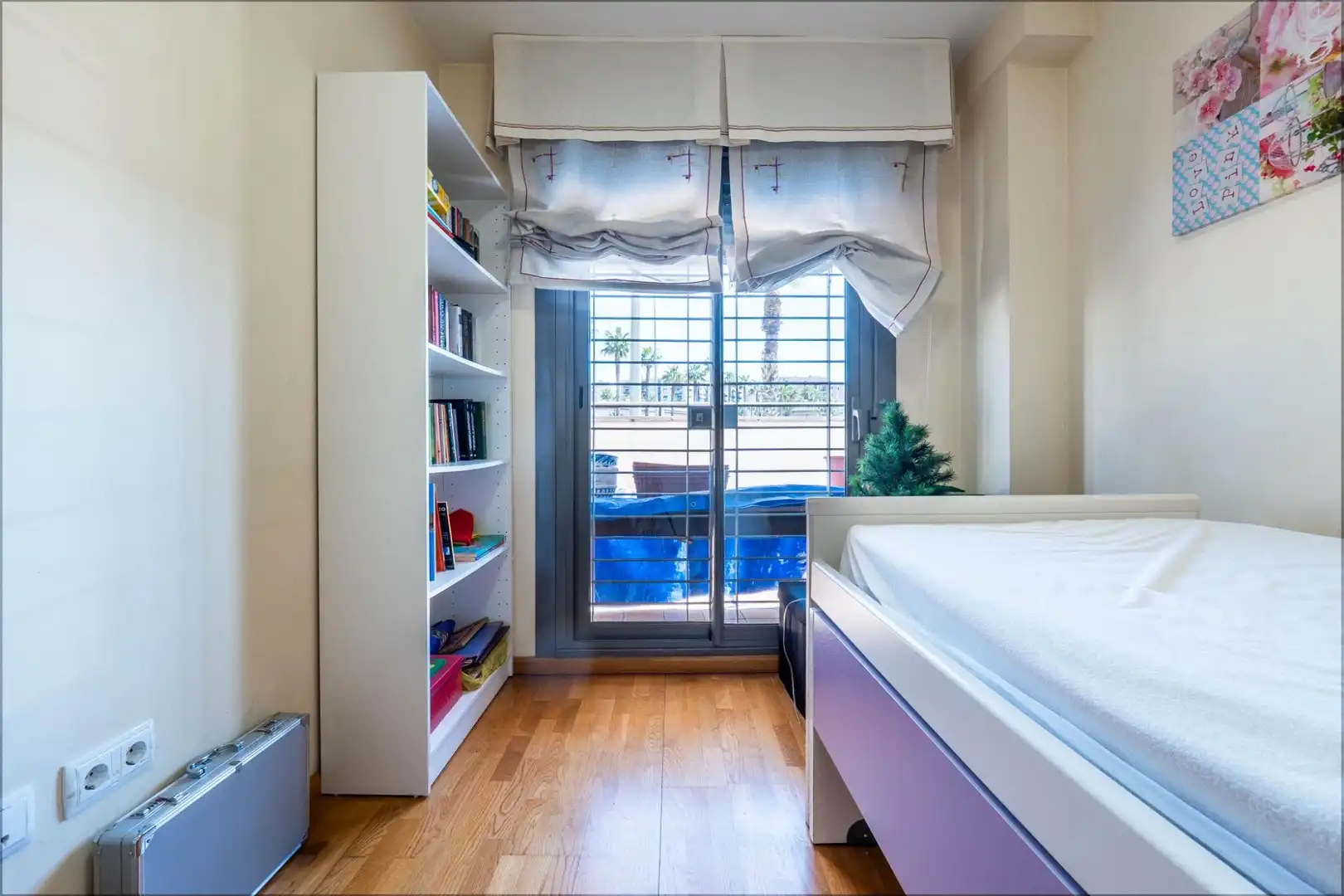 Bedroom of Flat for sale in Granada  with Air Conditioner, Heating and Private garden