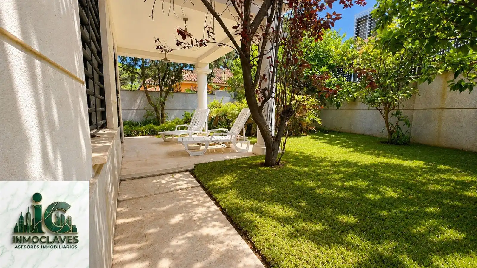 Terrace of Detached homes for sale in Algeciras  with Air Conditioner, Heating and Private garden