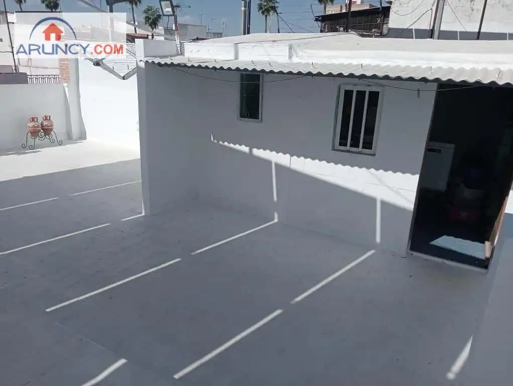 Vista exterior de Casa o chalet en venta en Sevilla con Calefacción, Terraza y Trastero