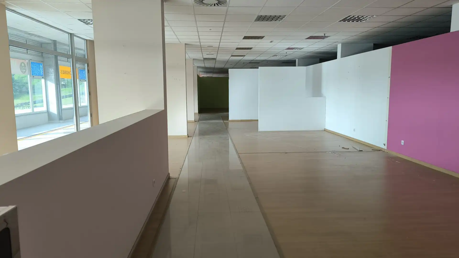 Commercial properties for sale in Brión