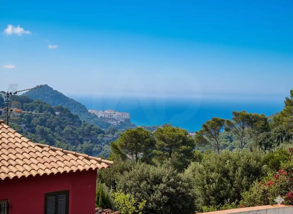 Casa aparellada amb piscina en venda a Begur pueblo, imagen 10